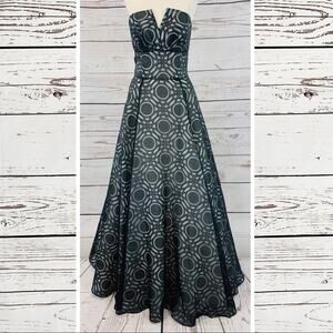 Nicole By Nicole Miller Geometric Black Wedding Gown, Size 10 Formal
